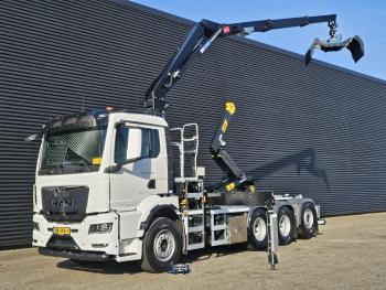 TGS 35.470 8x4 / HMF 2243 Z KRAAN + HAAKARM